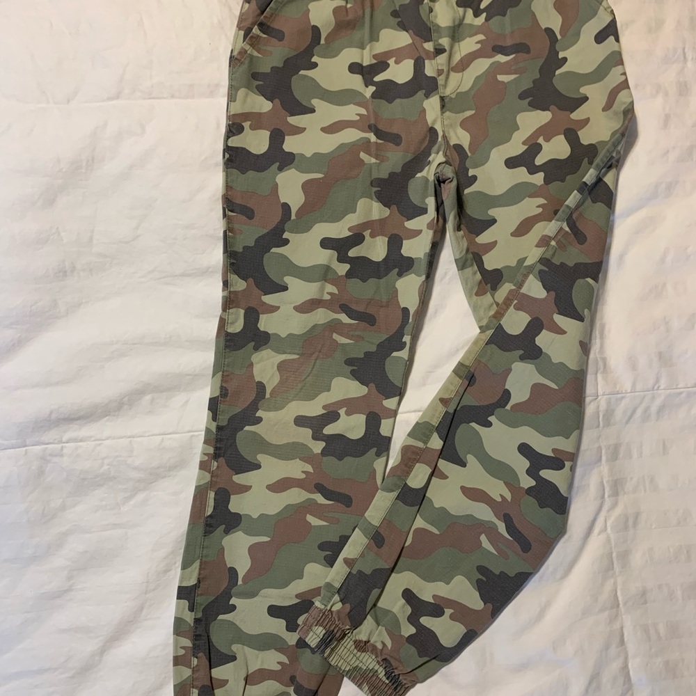 Children’s size 12 camouflage pants. Boys or girls. Elastic waistband